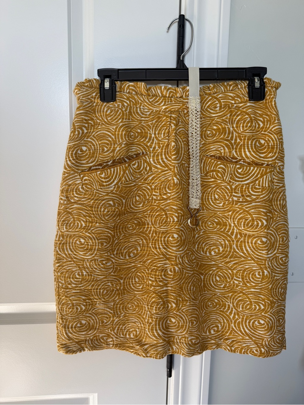 Elevenses Anthropologie Textured Mustard Yellow Patterned Skirt Size: 4 small s